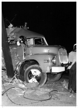 Alona Rodeh, Girl (from the Safe and Sound Poster Series), 2015