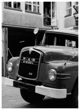 Alona Rodeh, Girl (from the Safe and Sound Poster Series), 2015