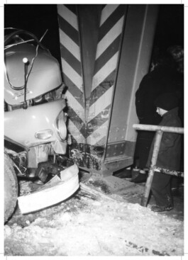 Alona Rodeh, Girl (from the Safe and Sound Poster Series), 2015