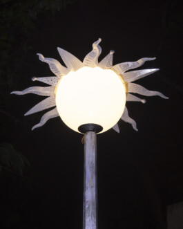  Alona Rodeh, Girl (from the Safe and Sound Poster Series), 2015